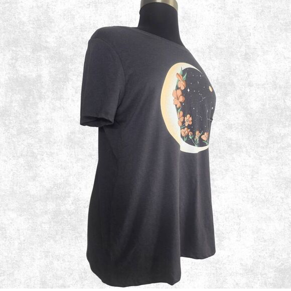 NWT Torrid Graphic Moon Tee – Plus Size 1X (14–16) | Floral Constellation Shirt - Picture 5 of 7